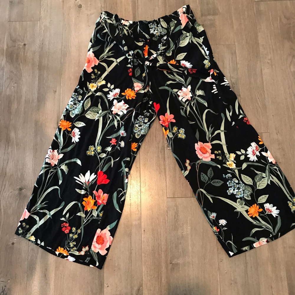 Loft Cropped Fluid Floral Pants